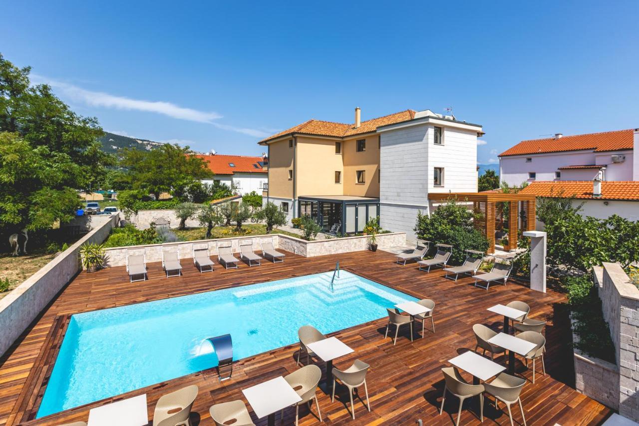 Vila Iris Baska Exteriér fotografie